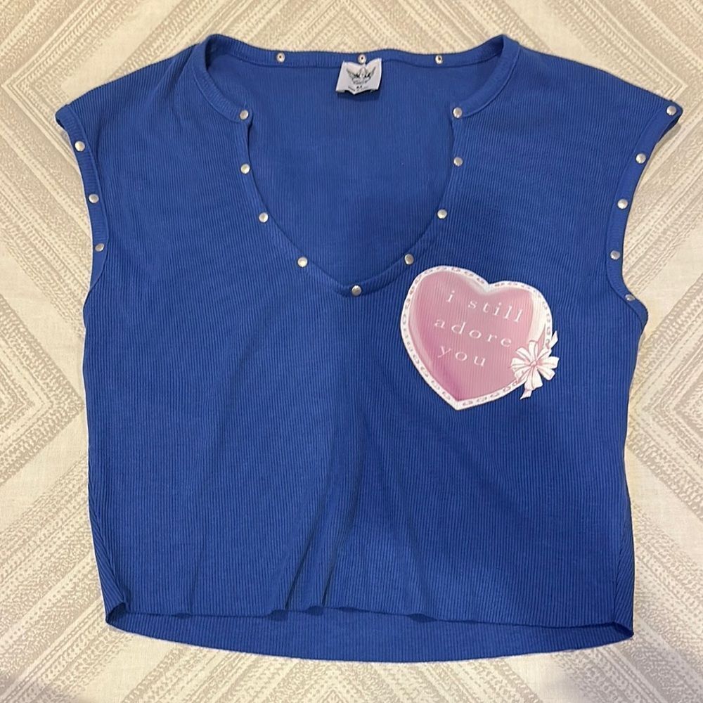 Boys Lie Women’s Blue Sleeveless Grommet Top with Heart Graphic Image - Size M